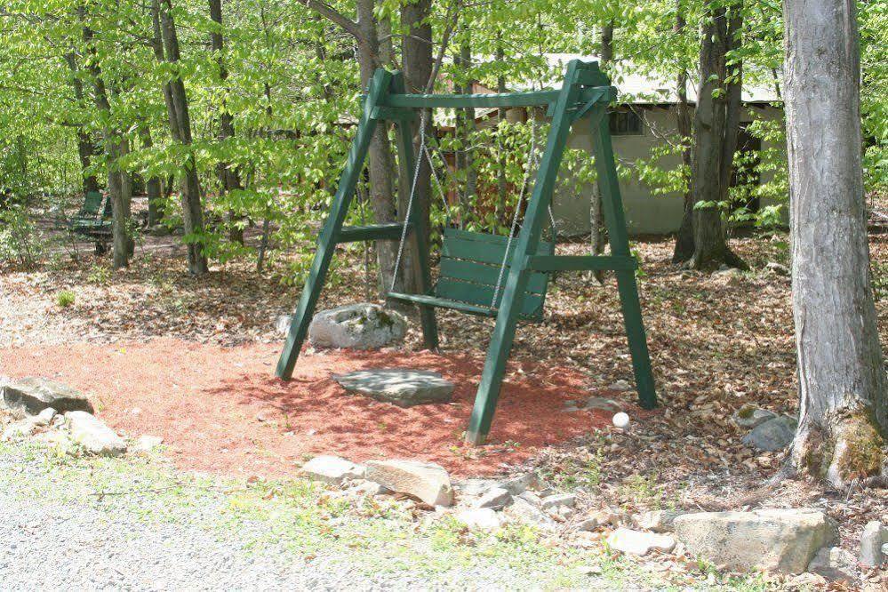 Hemlock Campground And Cottages Mount Pocono Exterior photo